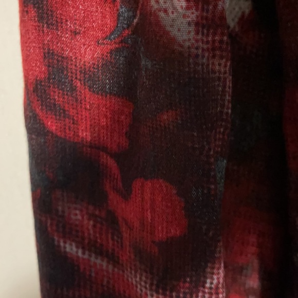Beautiful multi-pattern, multi-texture scarf - Picture 2 of 3